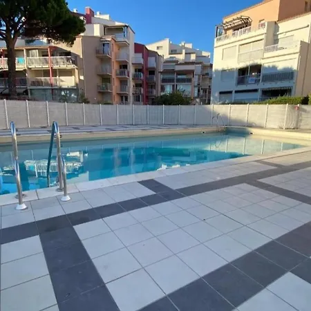 Pour 4 Personnes Proche Du Port Et Des Plages