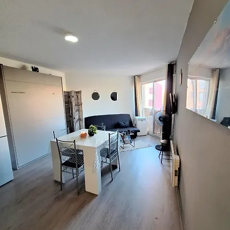 Pour 4 Personnes Proche Du Port Et Des Plages * 阿格德