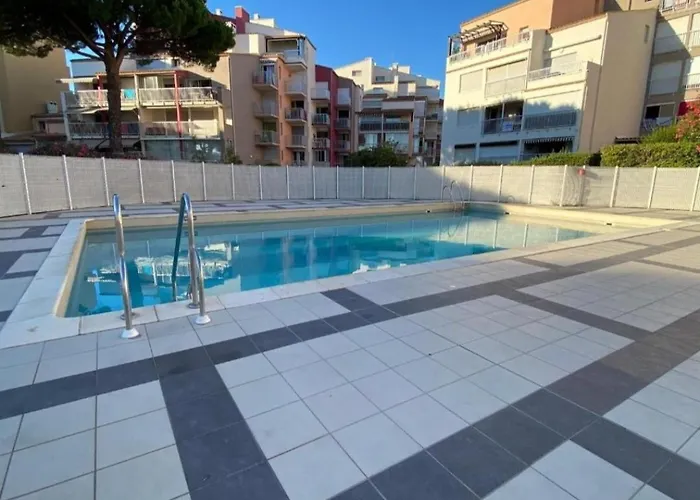 Pour 4 Personnes Proche Du Port Et Des Plages