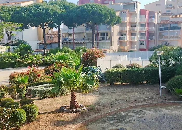 Pour 4 Personnes Proche Du Port Et Des Plages Appartamento Agde