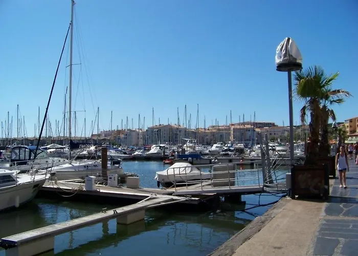 Pour 4 Personnes Proche Du Port Et Des Plages Appartamento