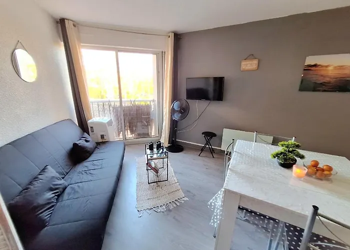 Pour 4 Personnes Proche Du Port Et Des Plages Appartamento