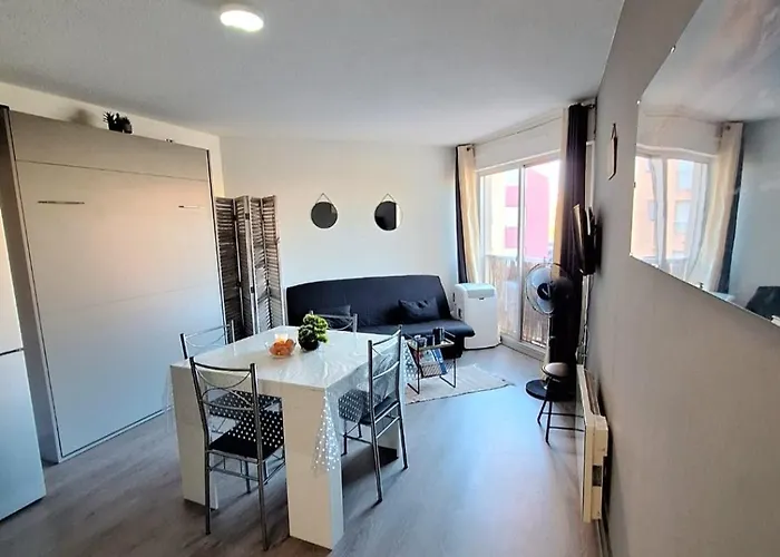 Pour 4 Personnes Proche Du Port Et Des Plages * Agde